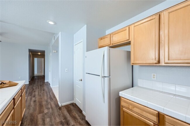 Building Photo - 2325 Windmill Pkwy