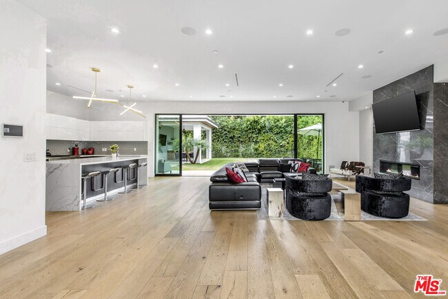 Foto del edificio - 4921 Rubio Ave