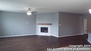 Building Photo - 320 Landmark Oak