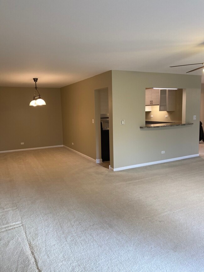 Dining room - 711 E Falcon Dr