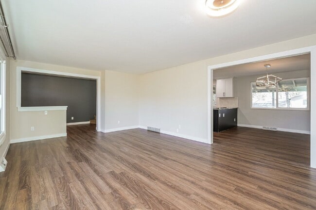 Building Photo - 6385 S Pontiac Ct