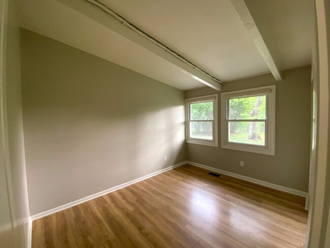 Building Photo - Charming 3 Bedroom Ranch in Heart of Upper Arlington