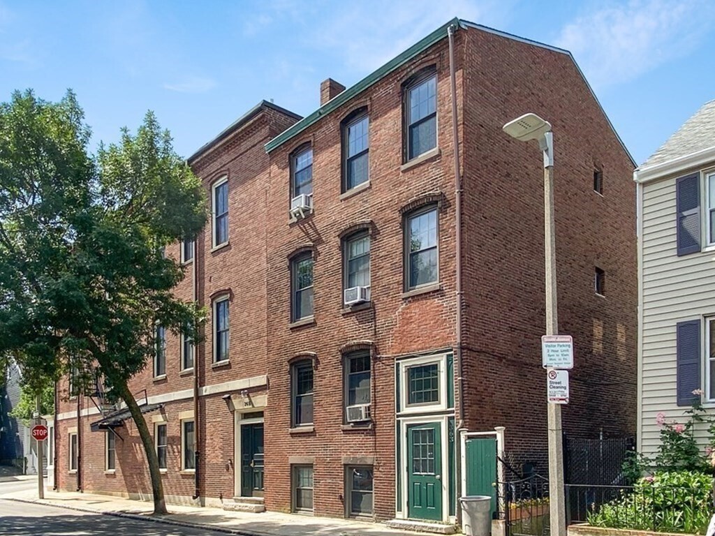 Foto principal - 363 W 3rd St