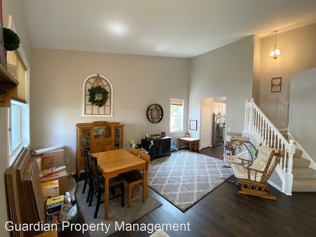 Building Photo - 4 br, 2.5 bath House - 1742 Elm St