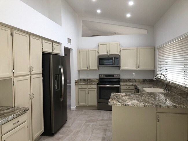 Foto del edificio - 2343 Leisure World