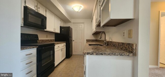 Building Photo - 10204C Ashbrooke Ct