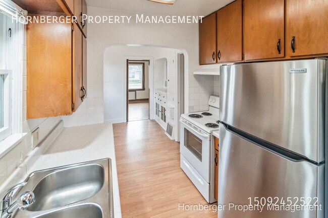 Foto del edificio - 807 E Indiana Ave