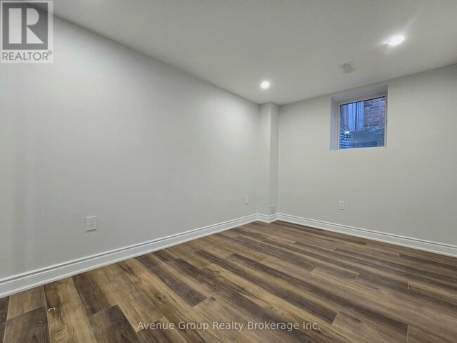 Building Photo - 38 Vipond Rd