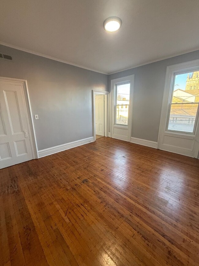 Building Photo - 165 Liberty St