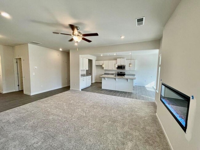 Building Photo - 1 Lyndhurst Dr