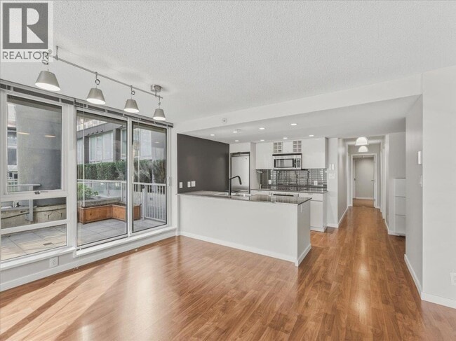 Building Photo - 788 Hamilton St