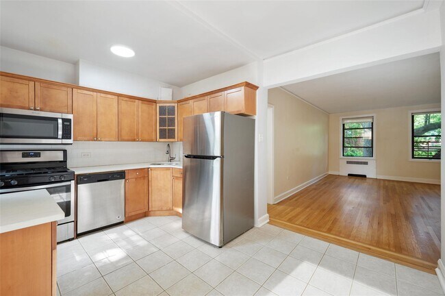 Foto del edificio - 212 Larchmont Acres