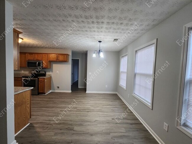 Building Photo - 926 Creekside Way