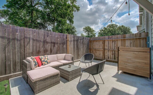 Foto del edificio - 970 Highland Sound Ln