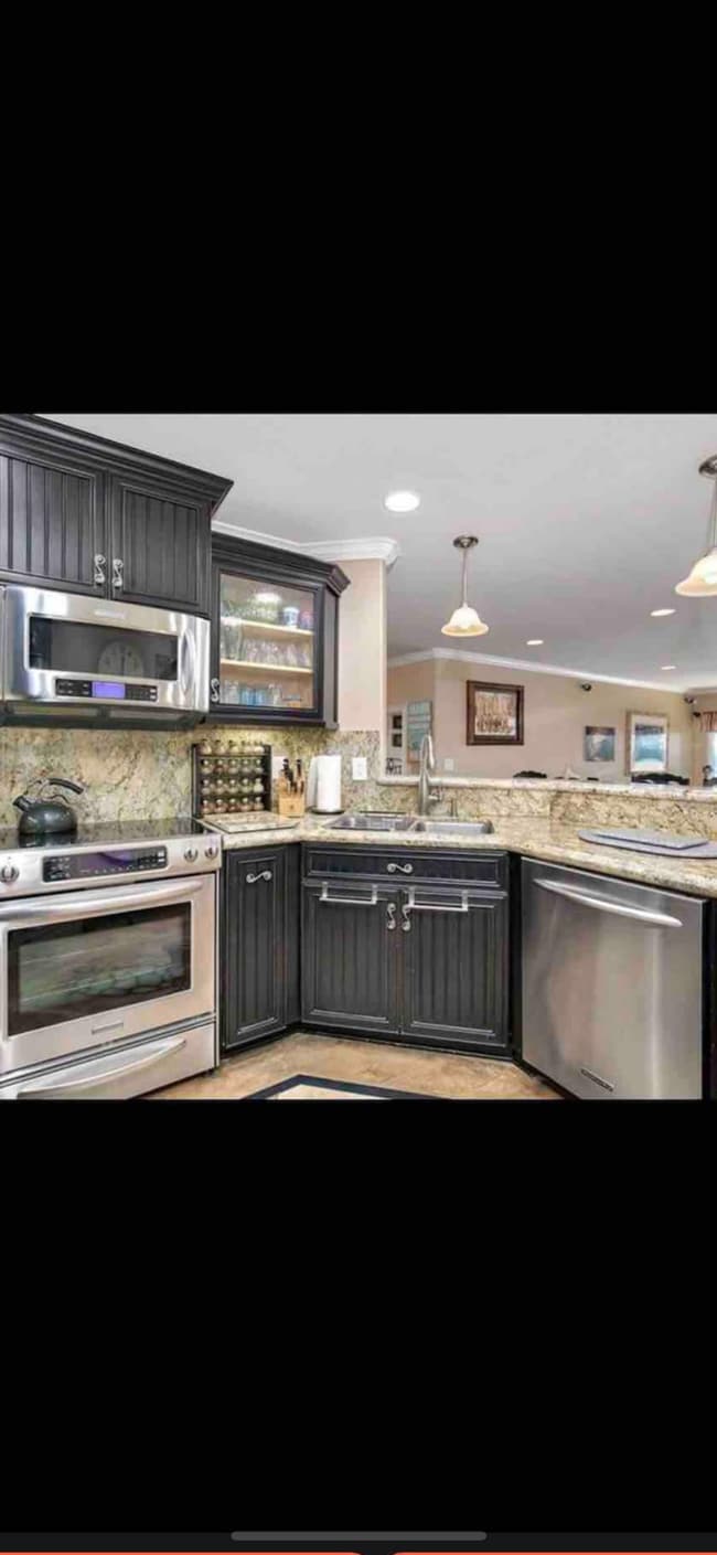 Kitchen - 900 Pacific Coast Hwy