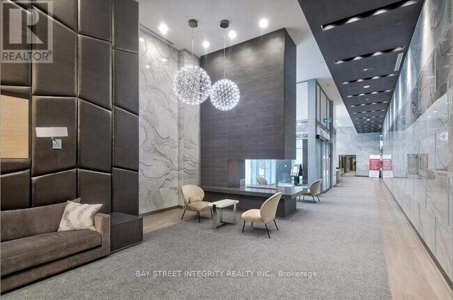 Photo du bâtiment - 5180-5180 Yonge St