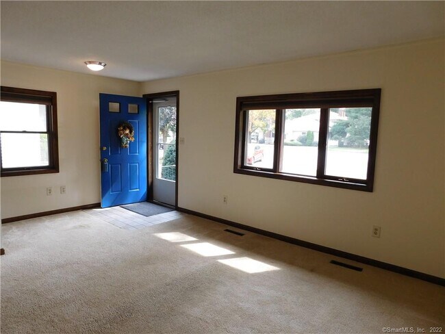 Building Photo - 35 Brookside Vlg