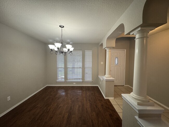 Foto del edificio - 5810 Mosaic Trail