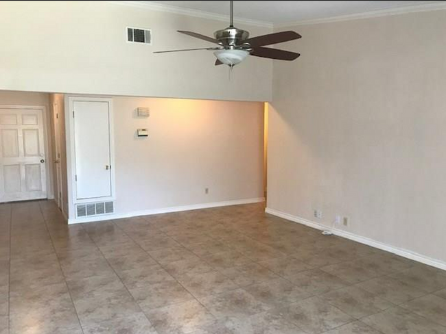 Foto del edificio - Spacious 3Bed/2Bath in Garland!