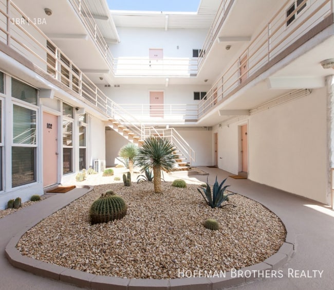 Foto del edificio - 6873 Franklin Ave