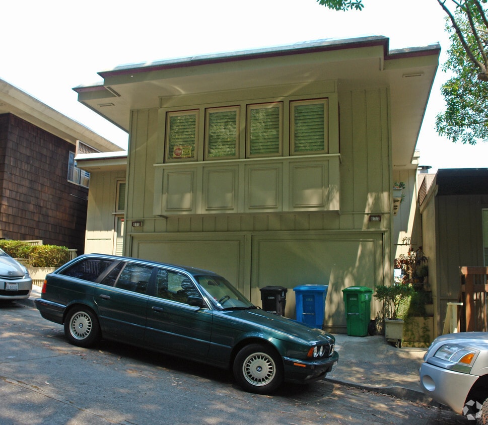 Primary Photo - 475-477 Crestmont Dr
