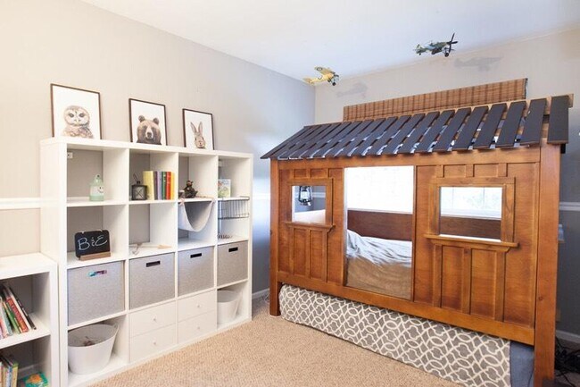 Building Photo - 1204 Riddlewood Ln