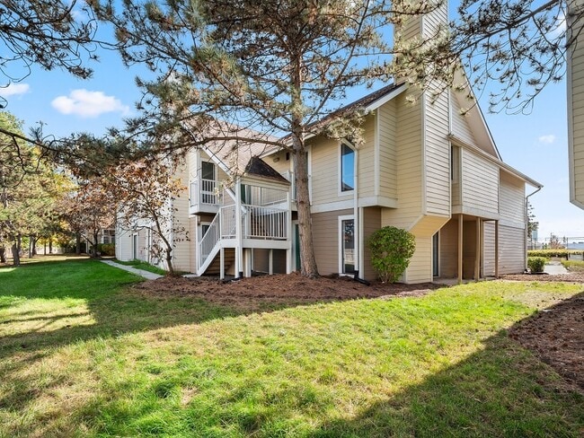 Building Photo - The Landings of Madison Heights