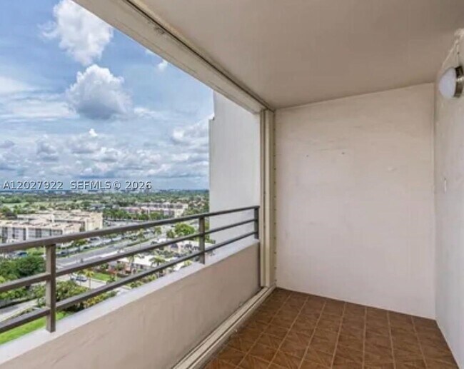 Foto del edificio - 2500 Parkview Dr