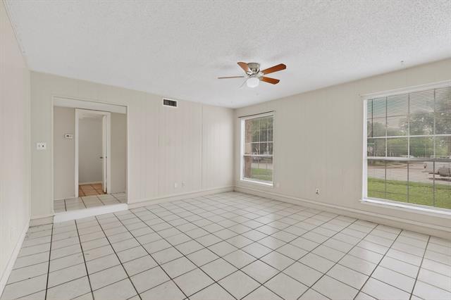 Foto del edificio - 703 E Shady Grove Rd
