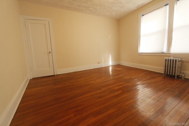 Foto del edificio - 477 Merrick Rd