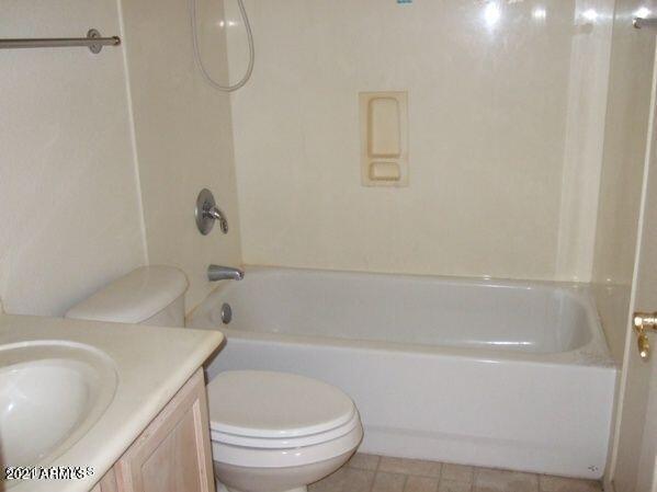 Building Photo - 1150 E San Tan Dr