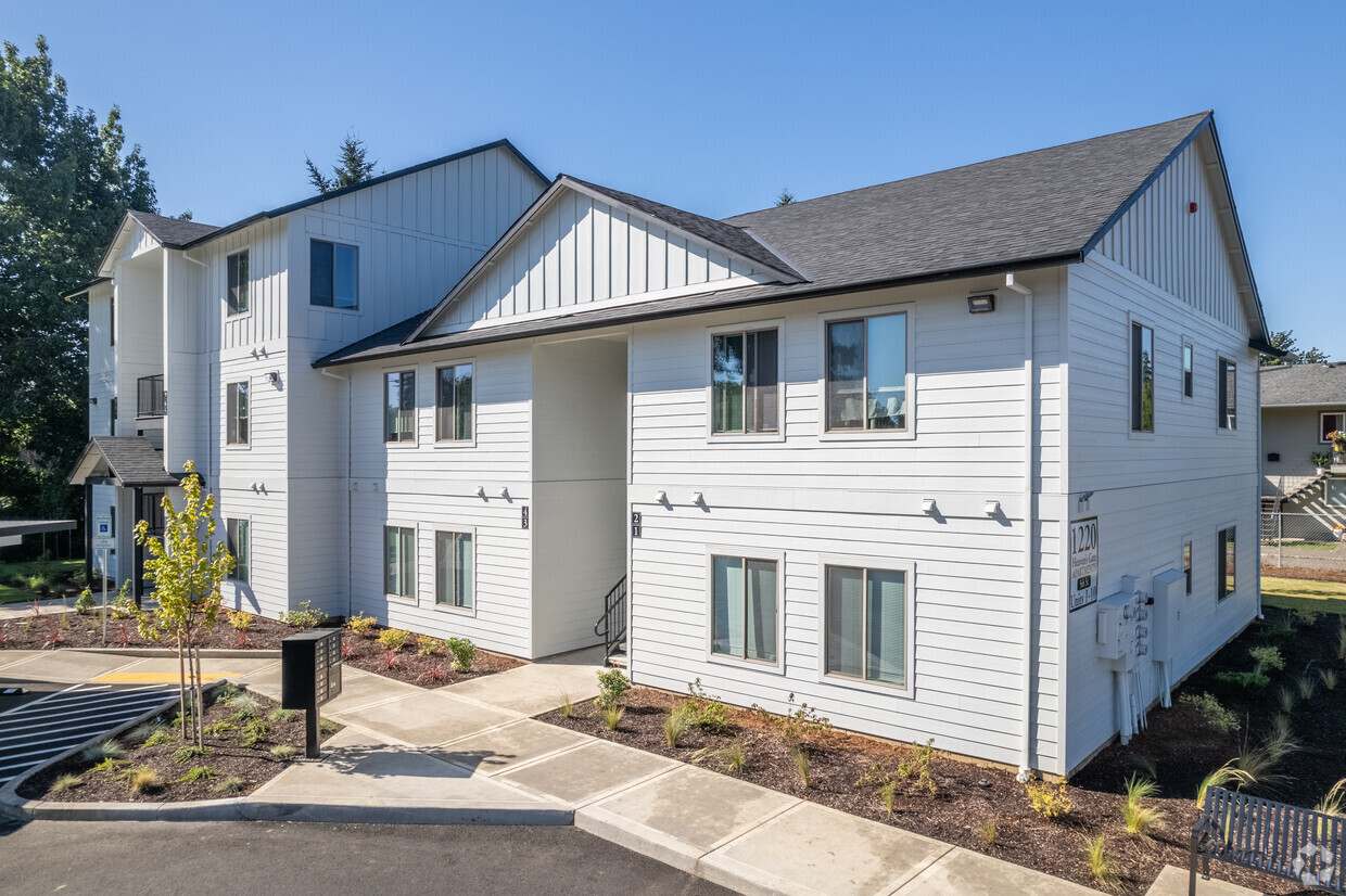 Building Photo - 5th Street Apartments