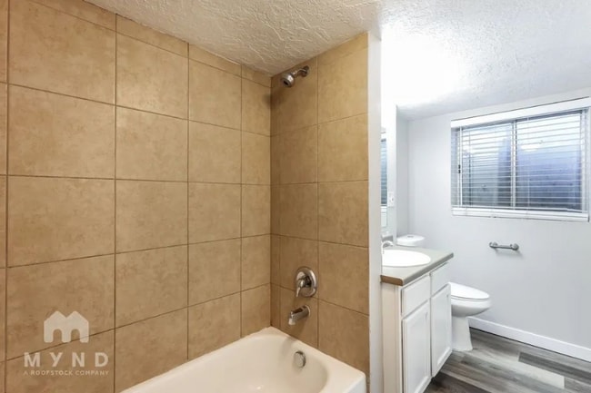 Foto del edificio - 3130 Green Acre Dr