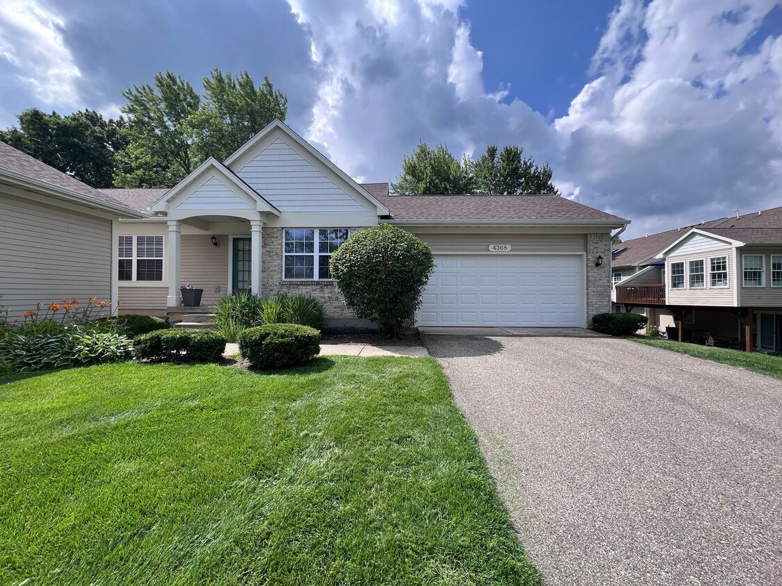 Primary Photo - 4368 Pond Ridge Ct