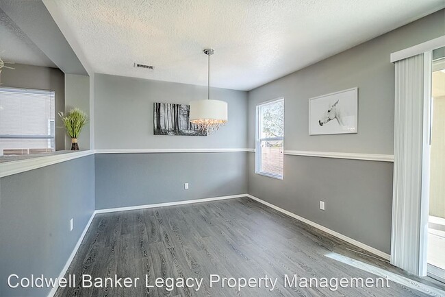 Building Photo - 4 br, 2.5 bath House - 10652 Humphries Lan...