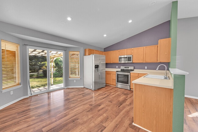 Building Photo - 363 Tynan Dr