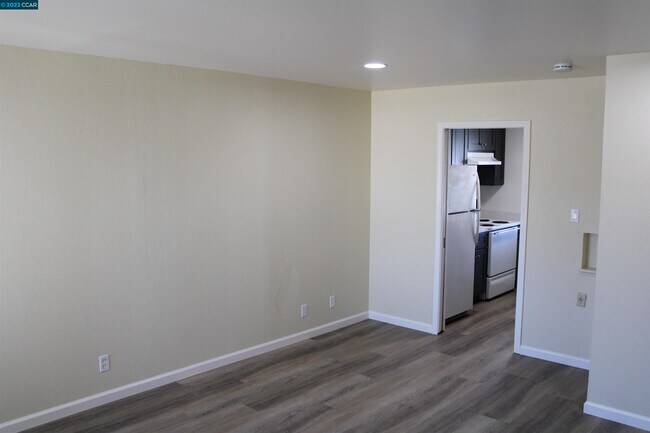 Foto del edificio - 4216 Nevin Ave