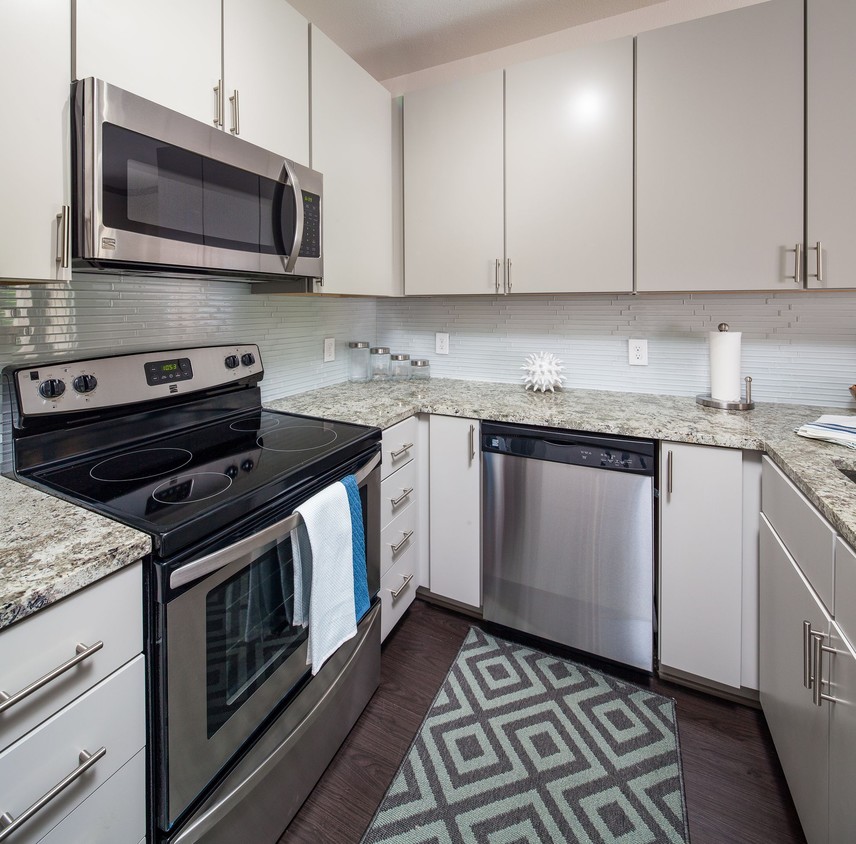 Cortland Seventy Seven Apartments in Charlotte, NC