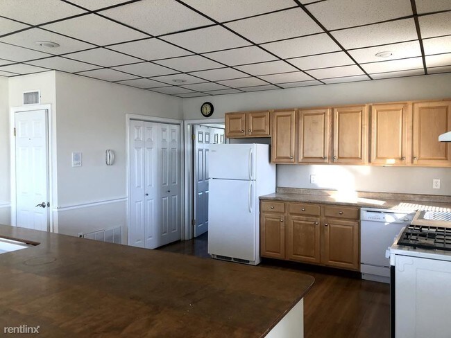 Building Photo - 4654 Umbria St