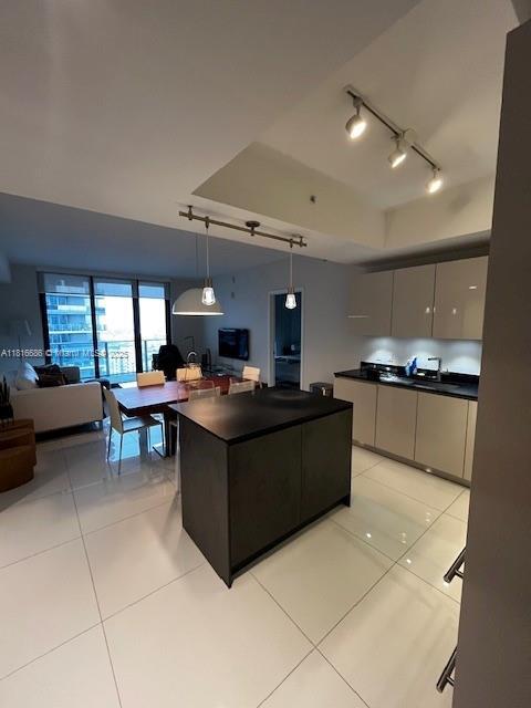 Building Photo - 1010 Brickell Ave