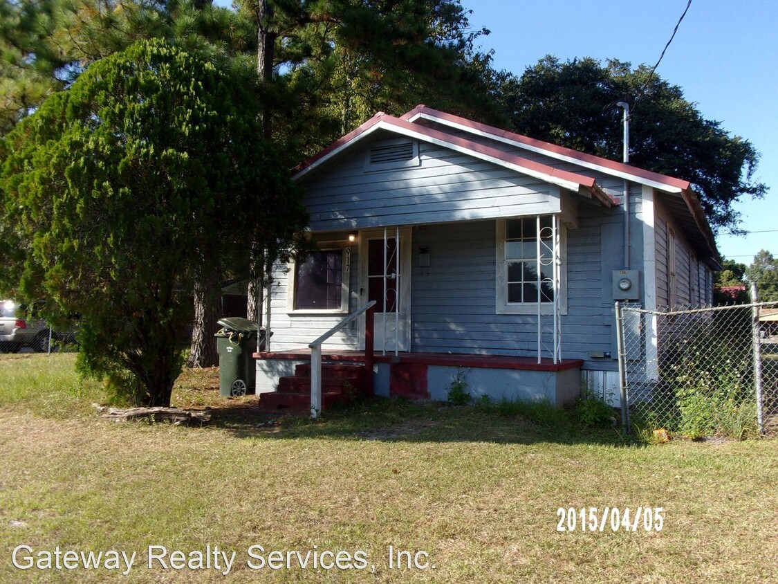 Primary Photo - 3 br, 1 bath House - 917 Howe St