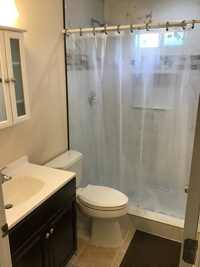 Foto del edificio - 5543 Middlefield Dr