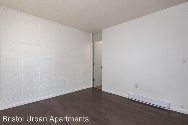 Building Photo - 4926 SW 56th Ave