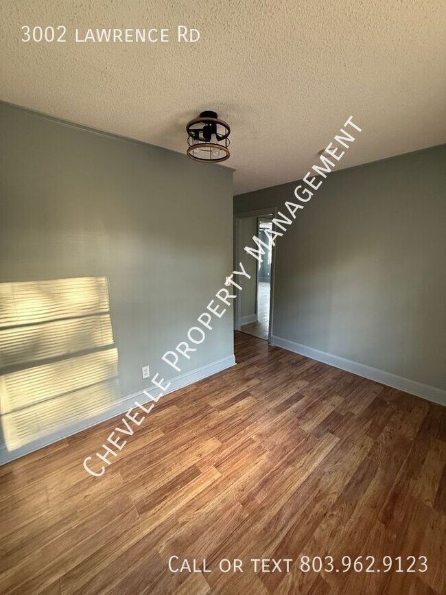 Foto del edificio - 3002 Lawrence Rd