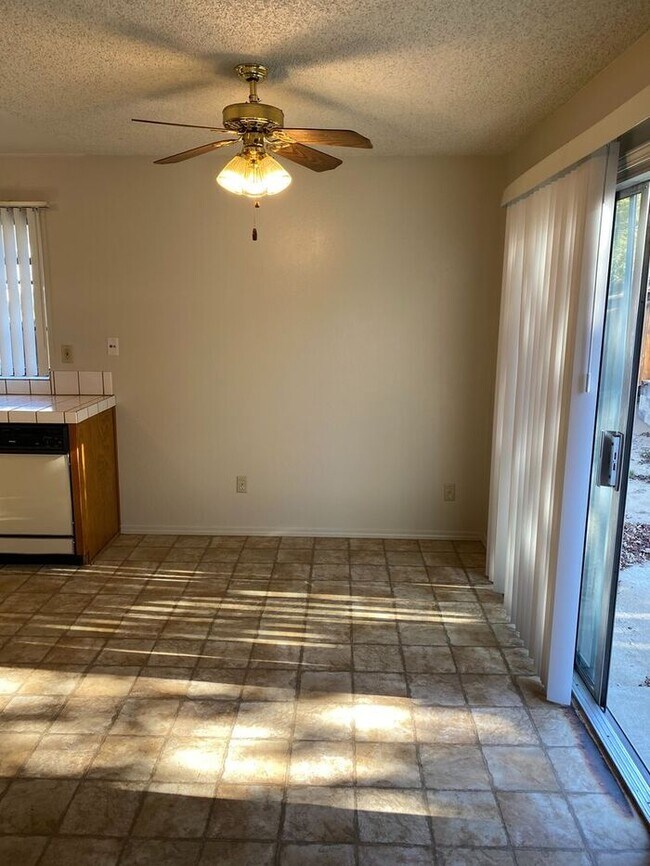 Foto del edificio - 4581 Teakwood Ct