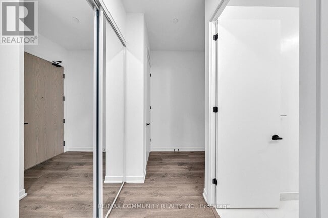 Building Photo - 8 Interchange Wy