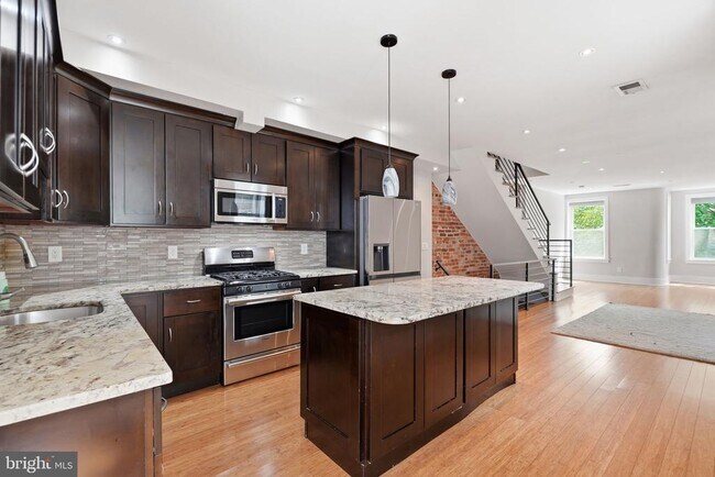 Foto del edificio - 2128 1st St NW