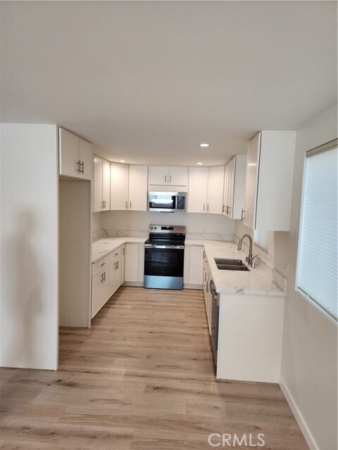 Foto del edificio - 5724 Noble Ave