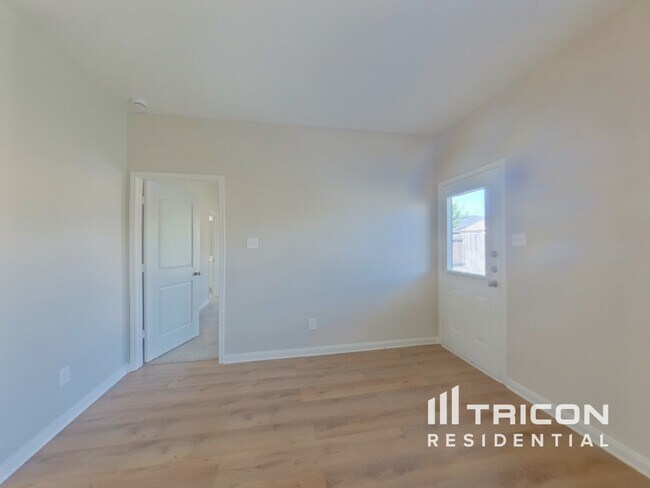 Foto del edificio - 6173 Chalk Hollow Dr