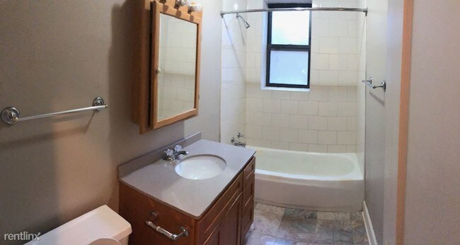 Building Photo - 3 br, 2 bath Duplex - 7619 S East End Ave # 1